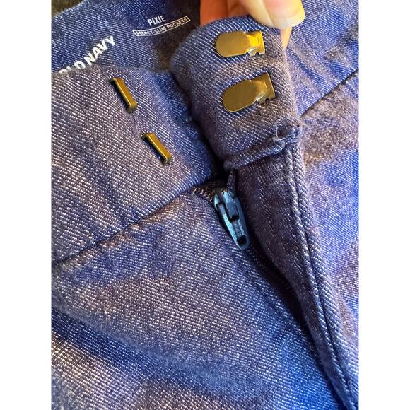 Old Navy Pixie  Cropped Jeans Size 26 Plus - Picture 8 of 9